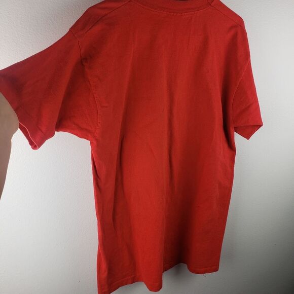 Vintage Y2K 90's Red Bugs Bunny Mistletoe Toe Graphic Christmas Shirt Size Large - Picture 6 of 6